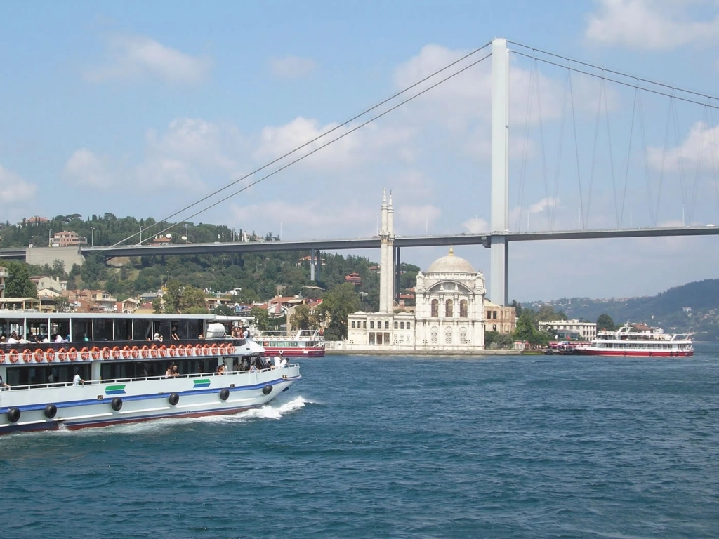 Istanbul Bosphorus Lunch Cruise